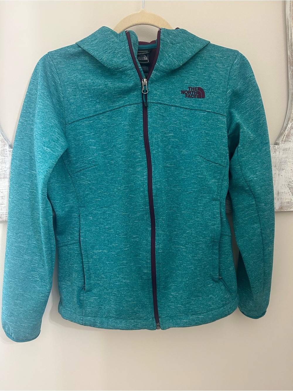Women’s The North Face Women’s Teal Heather Full-Zip Hoodie Jacket. Size S